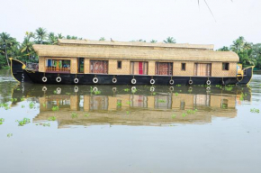 Shivaganga Houseboat- VACCINATED STAFF